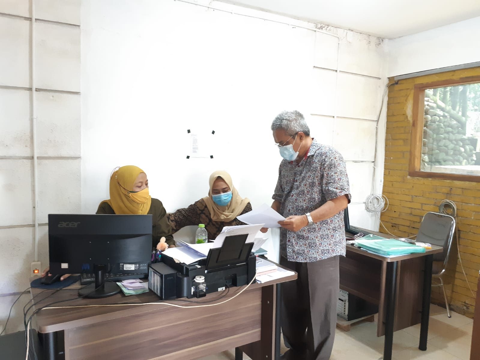 Pendampingan dan Implementasi Sistem Akuntansi pada Rumah Makan dan Pabrik Tahu